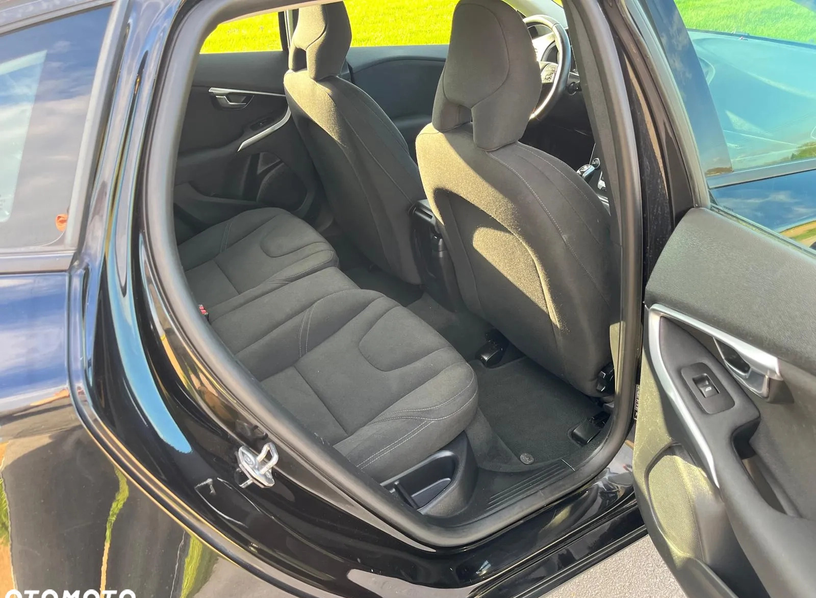 Volvo V40 cena 39900 przebieg: 223000, rok produkcji 2015 z Lublin małe 191